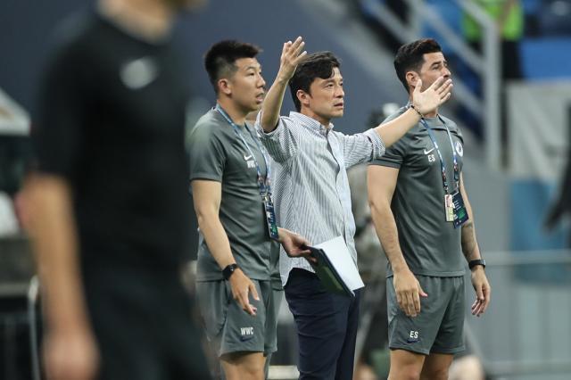 现场比分-大连人为何半程垫底?谢晖气疯了 顽疾不解难保级